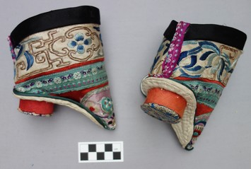 Pair of Shanxi-Jin style lotus shoes from northern China (20th century; TRC 2010.0351a-b).