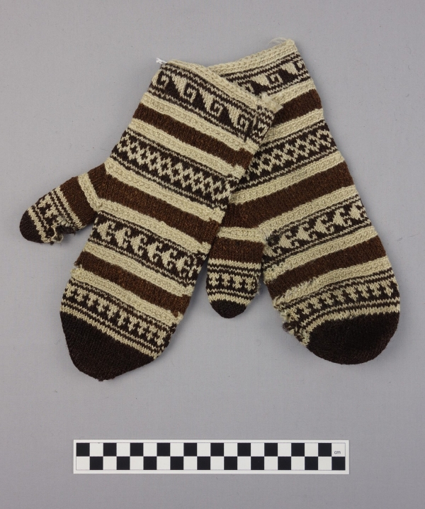 Knitted mittens from Afghanistan, mid-20th century.