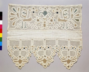 Towel end from Russia, with bobbin lace decoration, 19th or early 20th century.