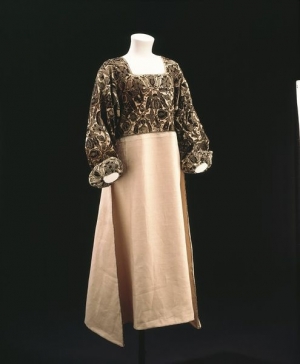 Late 16th century smock from England. Embroidered linen with silk. 