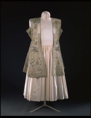 Mughal Indian coat, early 17th century.