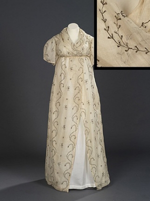 Evening dress or robe, early 19th century, with gilt lam&eacute; embroidery.