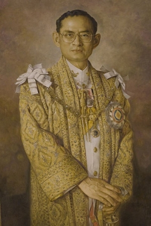 King Bhumipol Adulyadei, wearing the 'cha long phra ong khrui'.