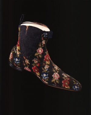 Pair of embroidered half-boots from England, mid-19th century.