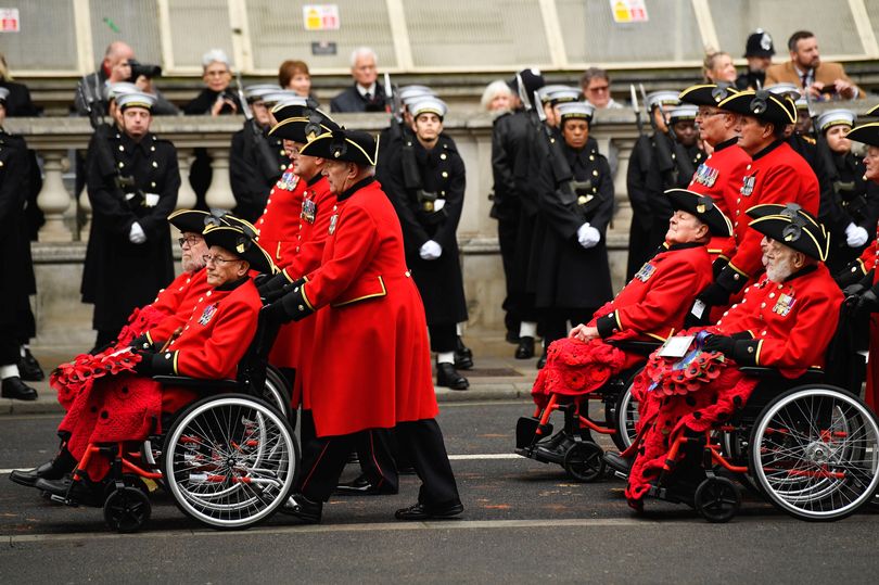 Chelsea Pensioners at the funeral procession of Elizabeth II.Copyright Birmingham Mail.