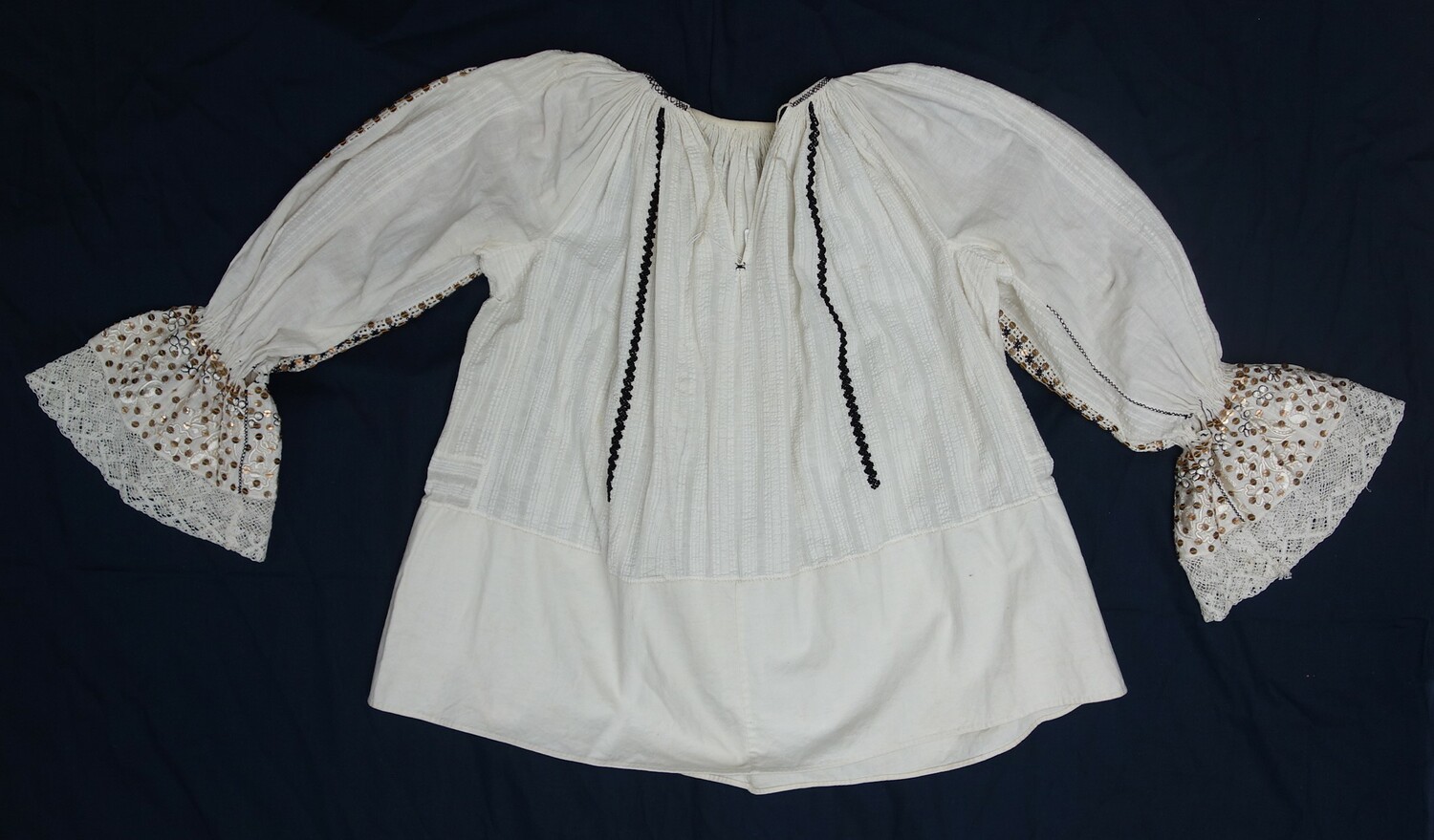 Woman's blouse from Croatia, early 20st century (TRC 1997.0067).