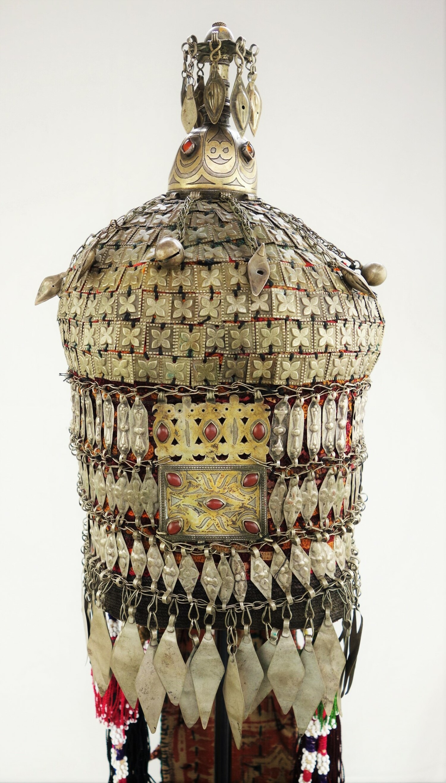Turkmen headdress from Afghanistan, late 20th century (TRC 2000.0120).
