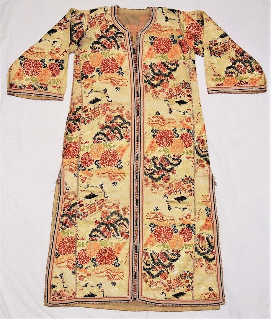 Kaftan from Morocco made out of a length of Japanese cloth for making a kimono sash (obi) (second half 20th century) (TRC 2001.0074).