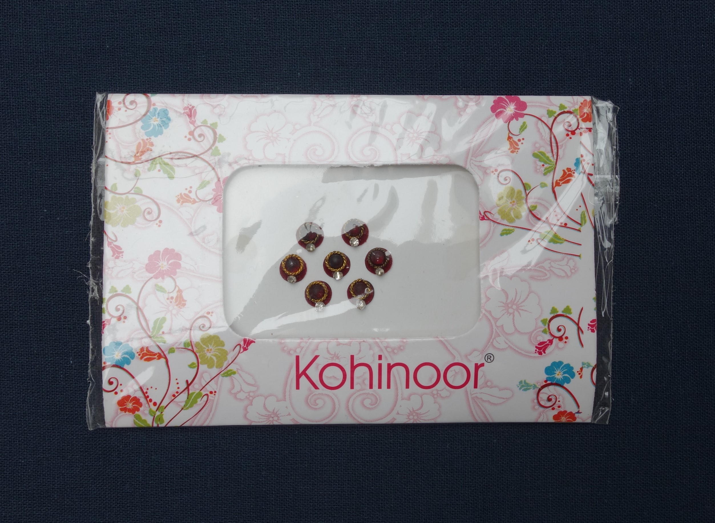 Bindi set. TRC 2008.0468.