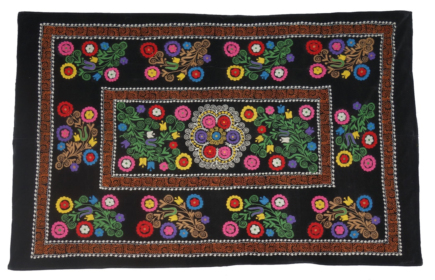 Suzani from Uzbekistan, late 20th century (TRC 2012.0398).