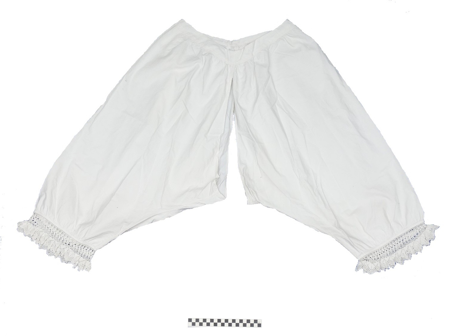 Late 19th century pair of drawers with open crotch, the Netherlands (TRC 2018.1906).