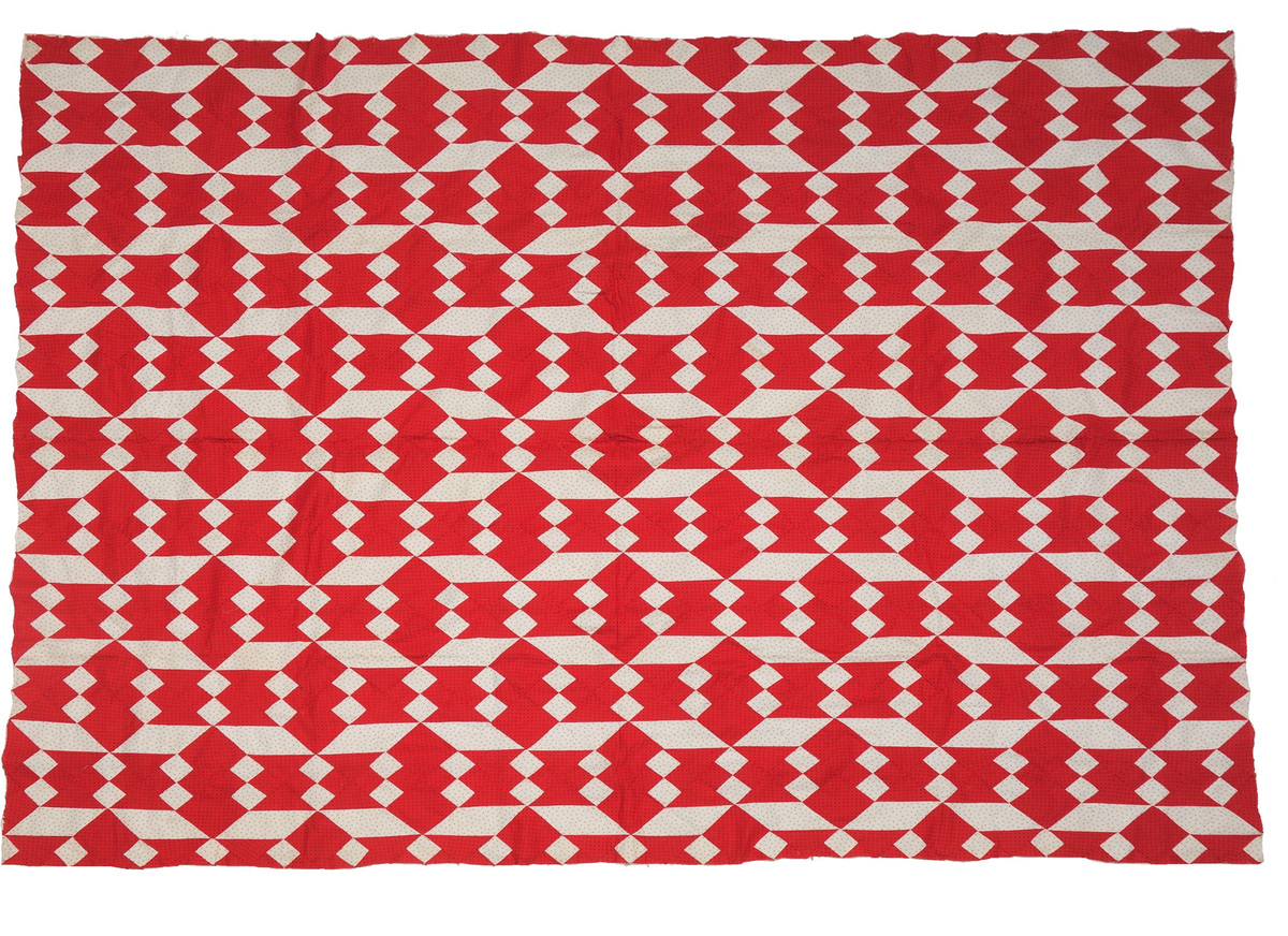 Quilt top, USA, 1930's, with 'Jacob’s Ladder' pattern ('Steps to the Altar' variation) (TRC 2018.2411).