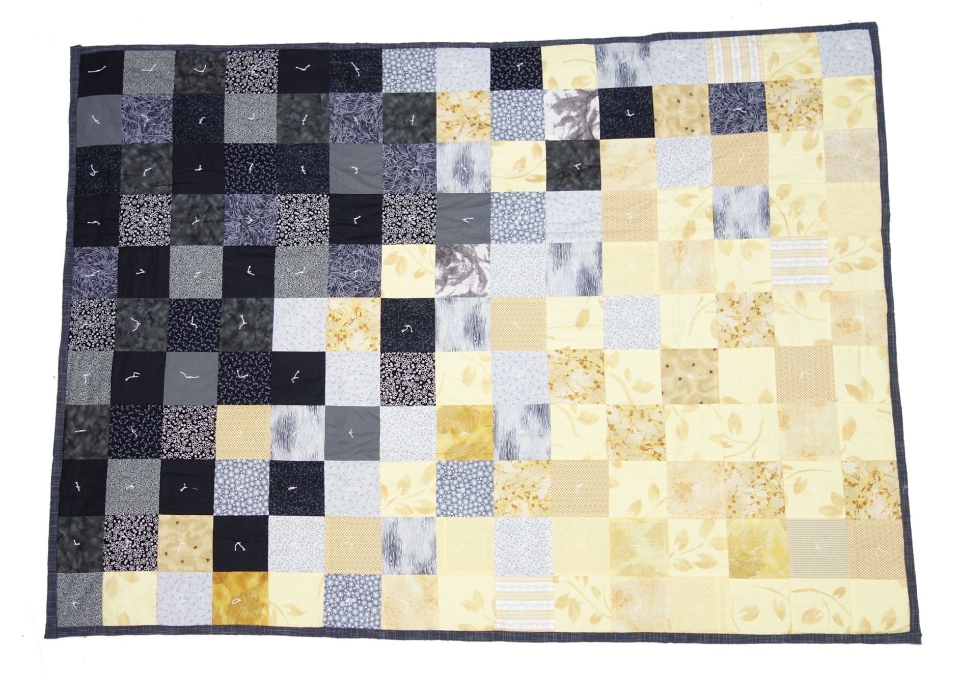 Modern Mennonite relief quilt made in Holland for refugees in Syria or Jorden (TRC 2020.0194).