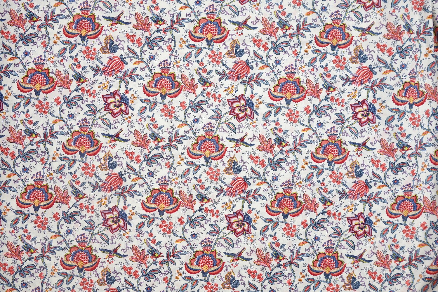 Modern example of tissu Provencal (TRC 2020.3198).