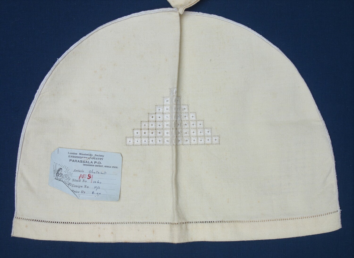 Chota (tea cosy) from 1950s India, sold locally by the London Missionary Society (TRC 2020.3740a).