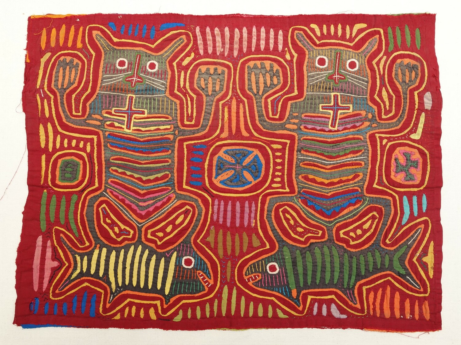 Fig. 9. Mola from Panama, 1990s (TRC 2021.2300).