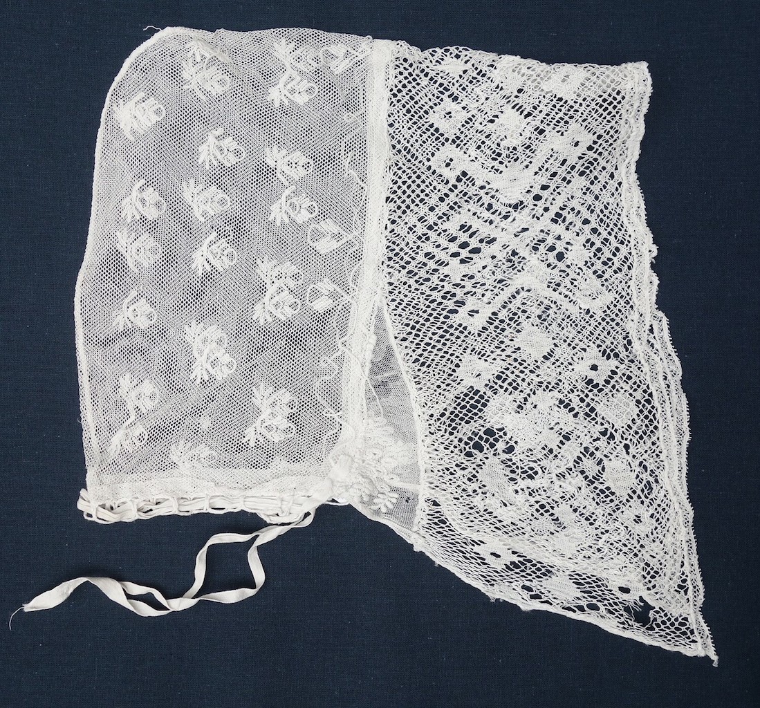 Woman's cap from the Rijnland with 's-Gravenmoer bobbin lace, 1920s-1940s (TRC 2021.2446).