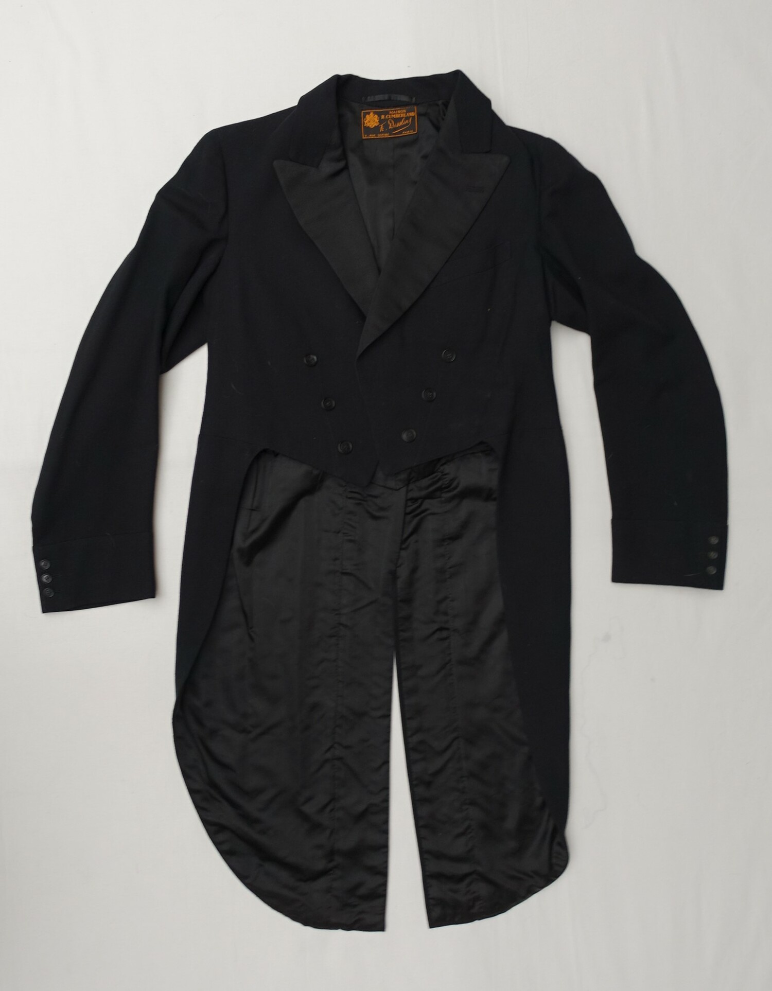 Jacket worn by Wim Penders at his wedding in 1966. The jacket was made by the prestigious Cumberland / Disslin tailoring house in Paris around 1935 for C.A. Wiessing (TRC 2021.3361a).