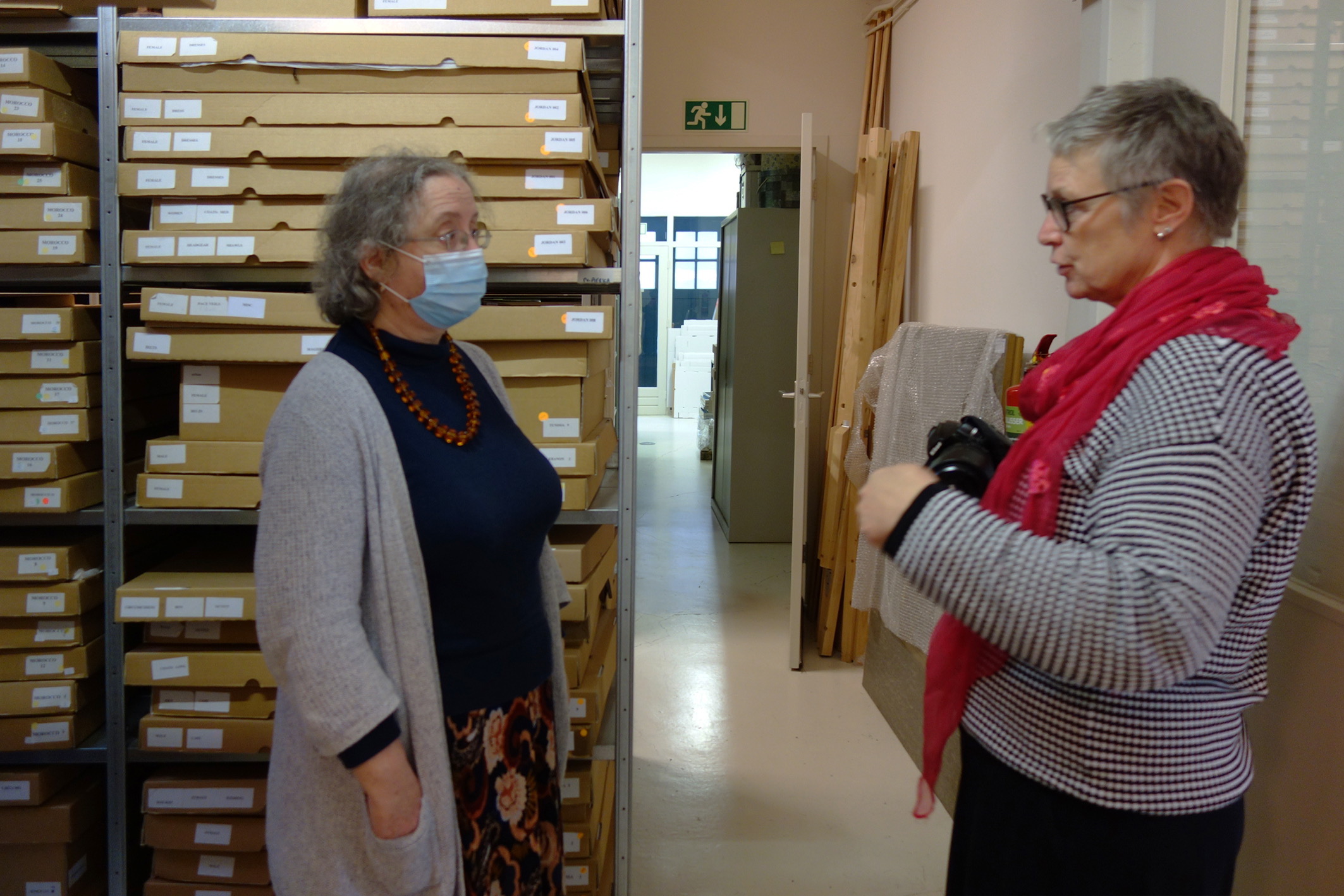 Gillian Vogelsang of the TRC Leiden and Bärbel Schmidt of Osnabrück University in the TRC depot, 30 November 2021.