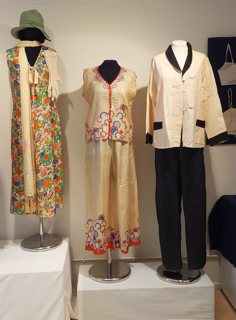 1920s garments at the exhibition From Head To Toe, TRC Leiden. Photograph by Gillian Vogelsang.