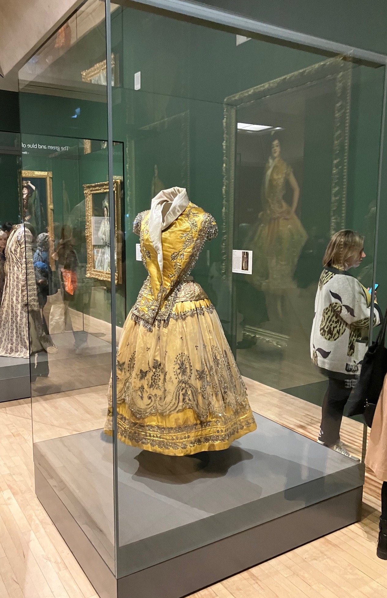 Outfit worn in Sargent's painting by the Spanish dancer Carmen Dauset Morena, better known as Carmencita. Photograph by Willem Vogelsang.