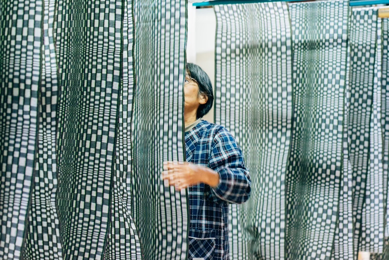 Blur Checker, from The Optical Illusion Ikat (2024), developed as part of the SHIMOGAWA Textile Collection. Photograph: www.hanatextiledesign.com