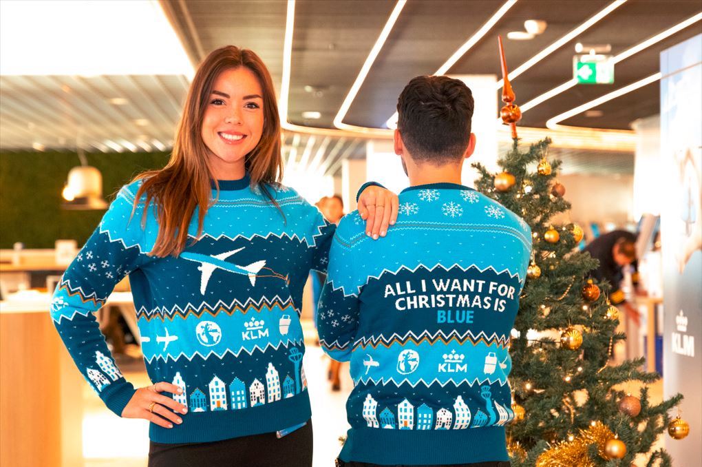 Back and front of the 2022 KLM Christmas jumper.