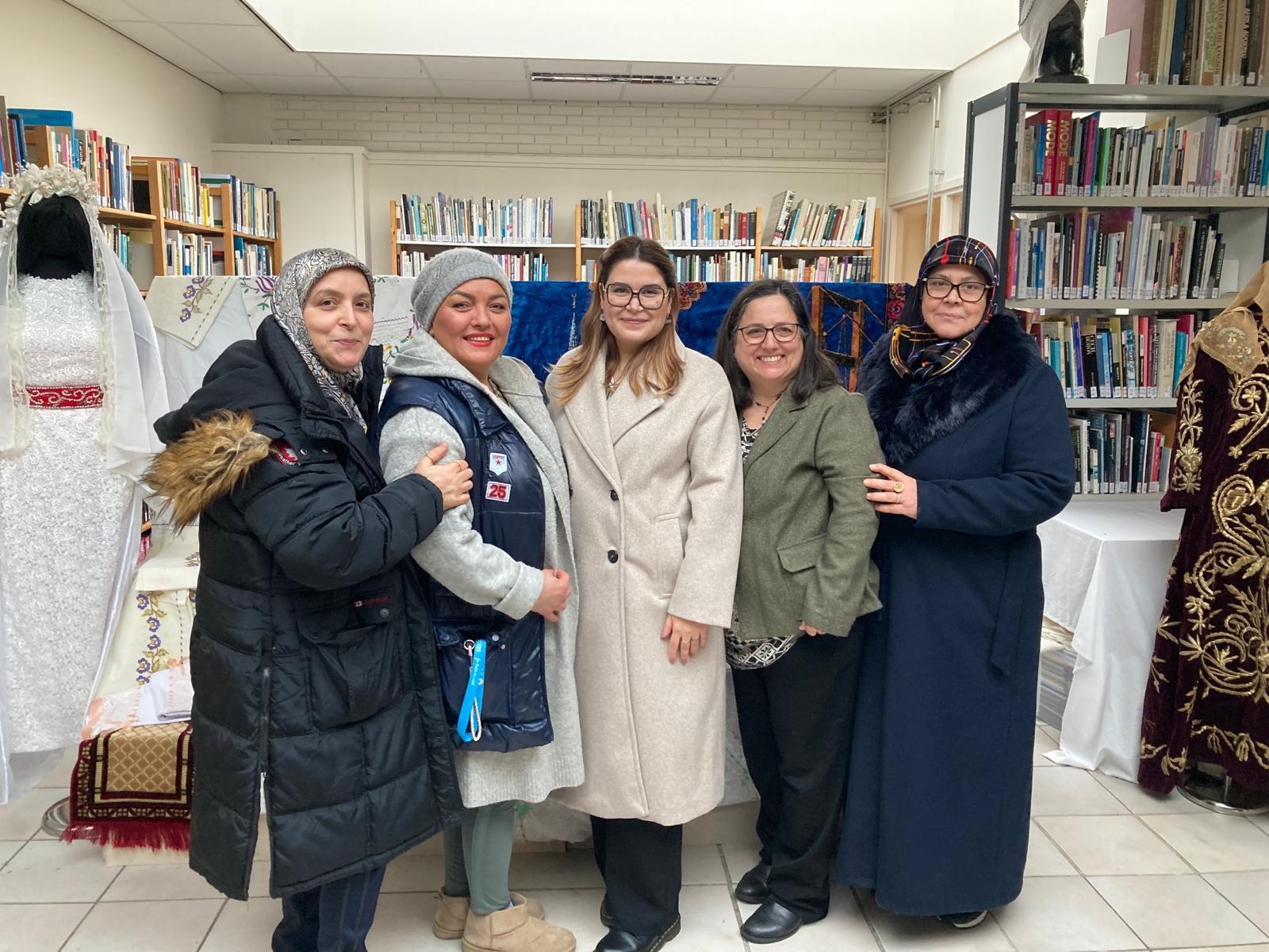 The organisers of the henna party at the TRC: From left to right: E.Guney, Gülsüm Karabulut, Tugba Isguzar, Maria Linkogle with guest F. Isguzar.