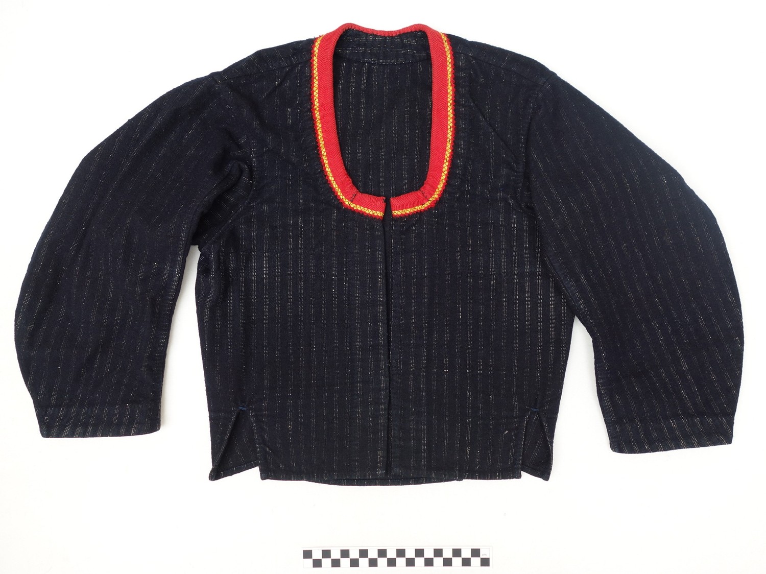 Buisje made of wool and silk, from Marken, mid-20th century (TRC 2012.0285).