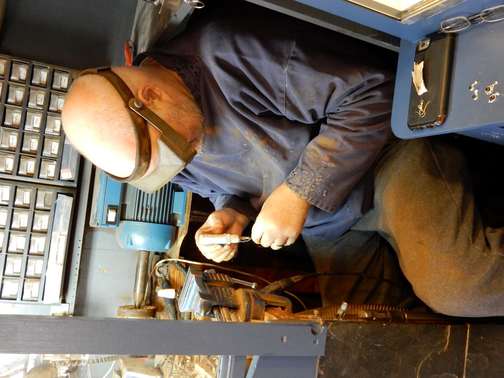 Jet working atelier, Whitby, UK (photograph Shelley Anderson).
