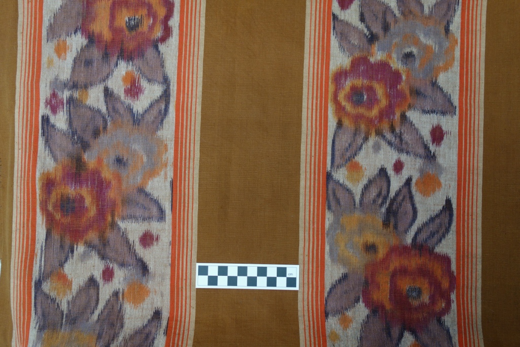 Detail of a French Chiné á la chaîne, early 20th century. TRC collection